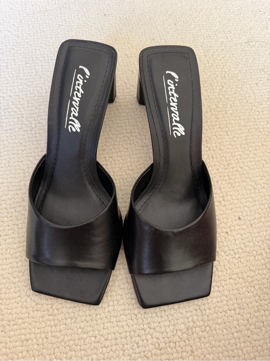 L'INTERVALLE Shoes - L'INTERVALLE Black Square-Toe Slide Mules
